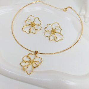 Conjunto flôr banhado a Ouro 18k