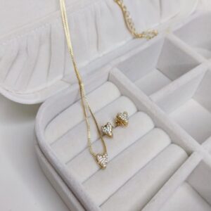 Conjunto brinco e colar coração cravejado