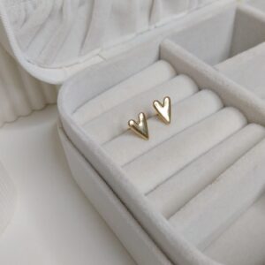 Brinco coração liso 1cm